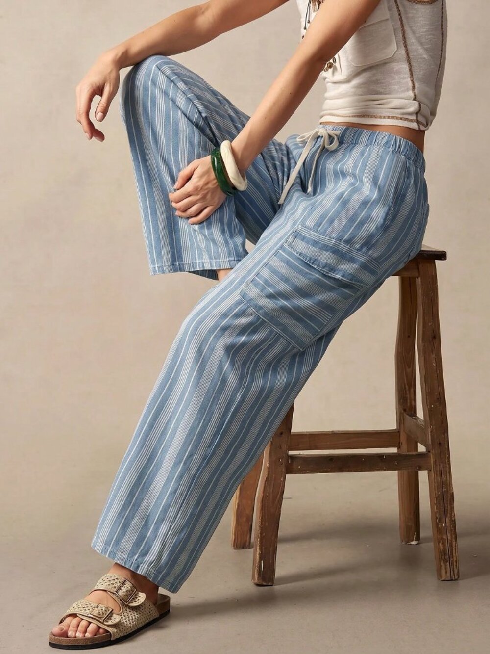 Medium Wash Women's Plus-Size Drawstring Waist Loose Cargo Jeans